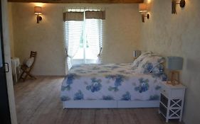 Escale A Villeperdue Chambre Hellulaug